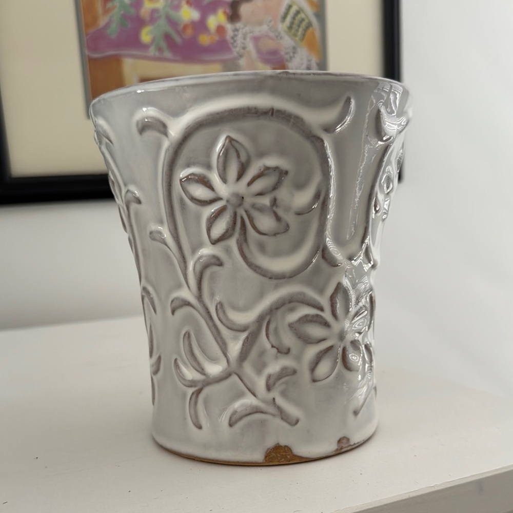 Terracotta White Glazed Floral Embossed Vase - Picture 2 of 7